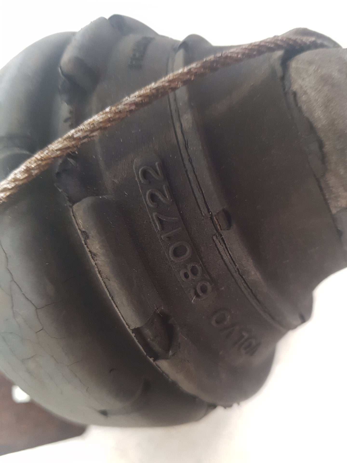 1992 - 1997 Volvo 850  Estate ENGINE MOUNT (FRONT) 6801722