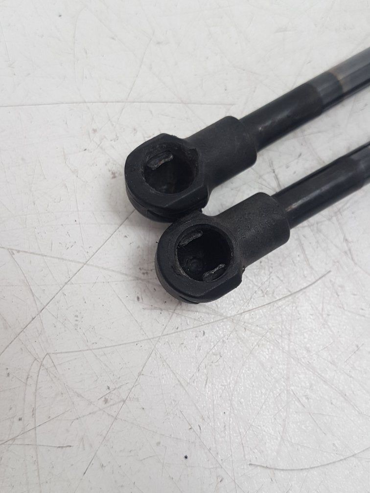 2005 - 2010 Volvo XC90  Estate TAILGATE STRUTS/RAMS - PAIR 30634580
