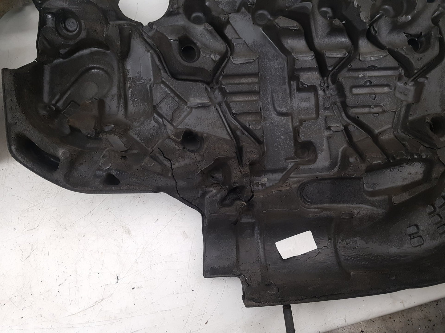 2012 - 2015 Volvo V40  Hatchback Engine Cover 30757910