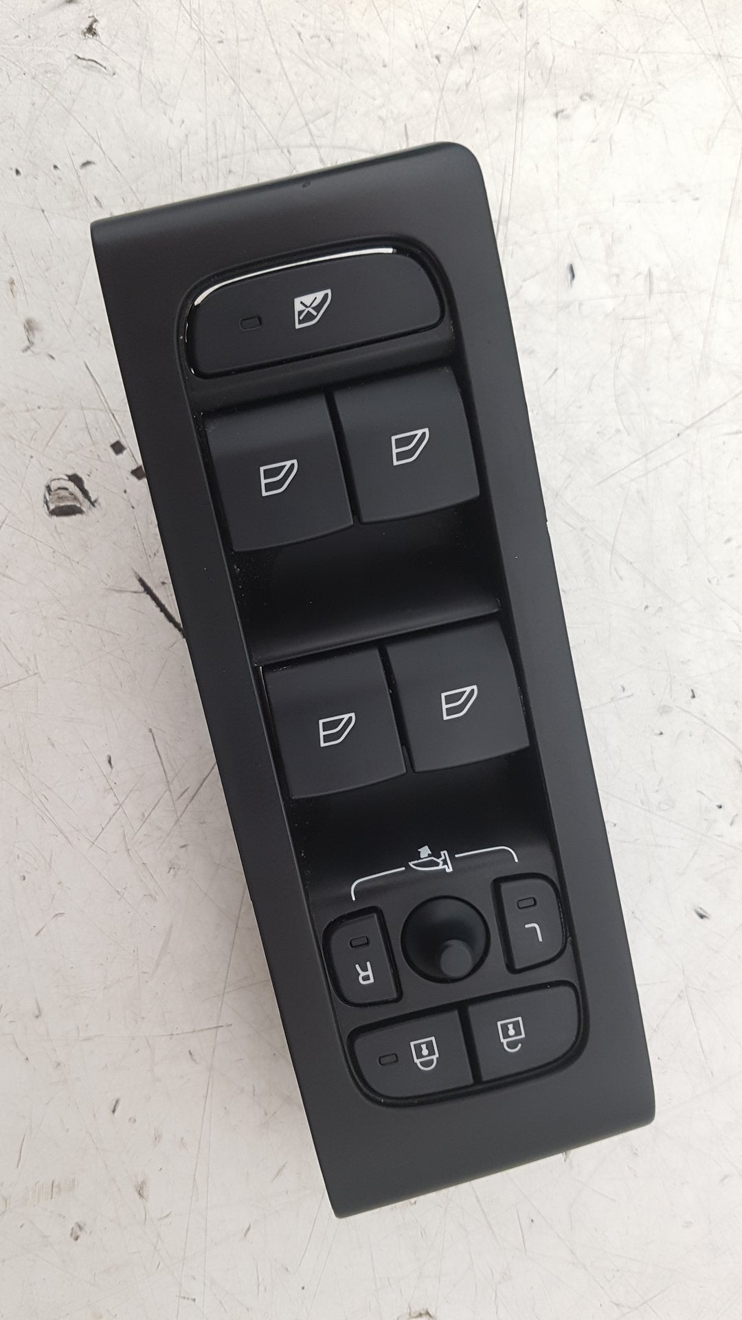2017 - 2025 Volvo XC40 536 SUV Right Front Window Switch 31319764