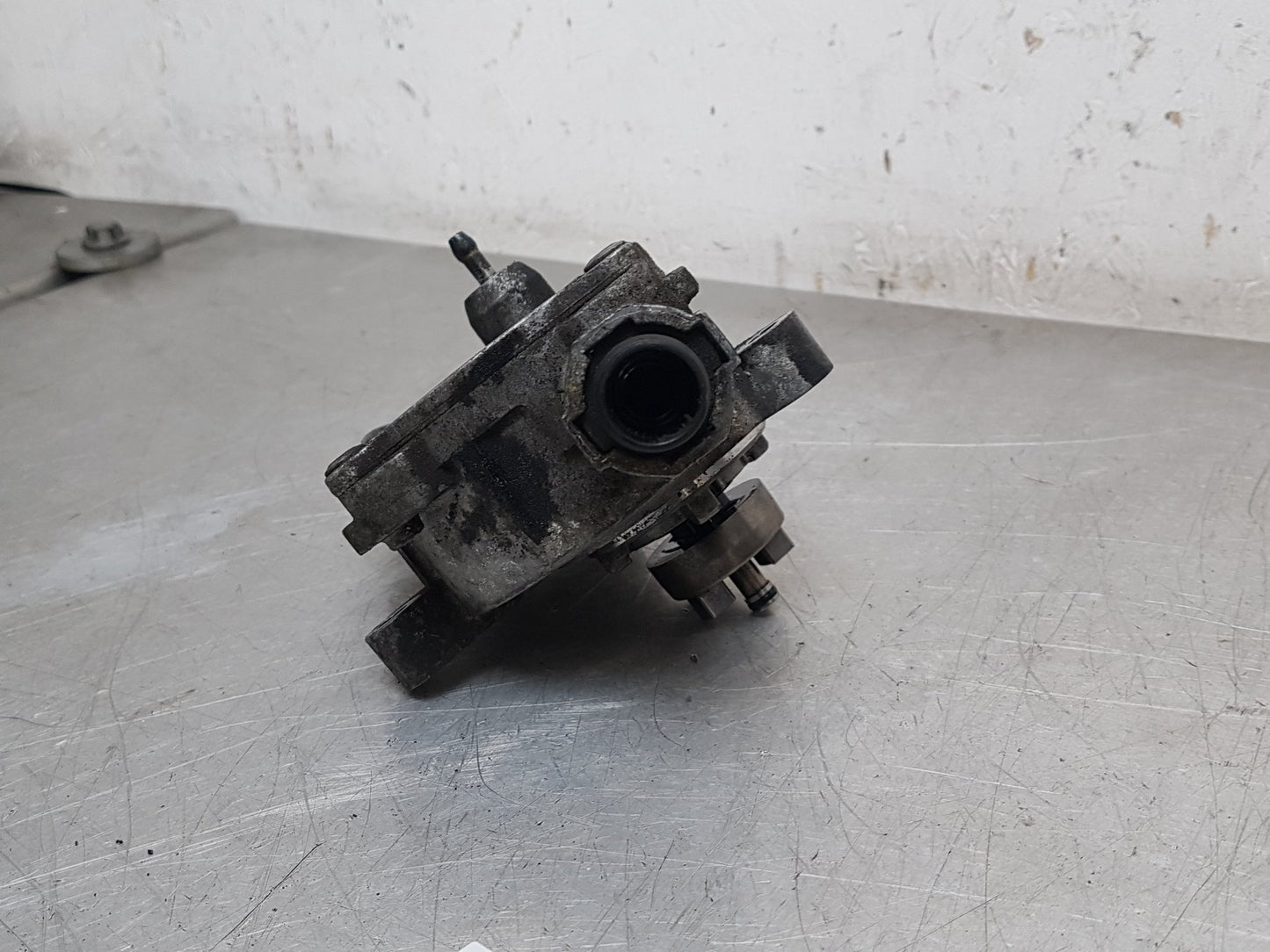 2008 - 2012 Volvo V50   Vacuum/Air Pump 31219463