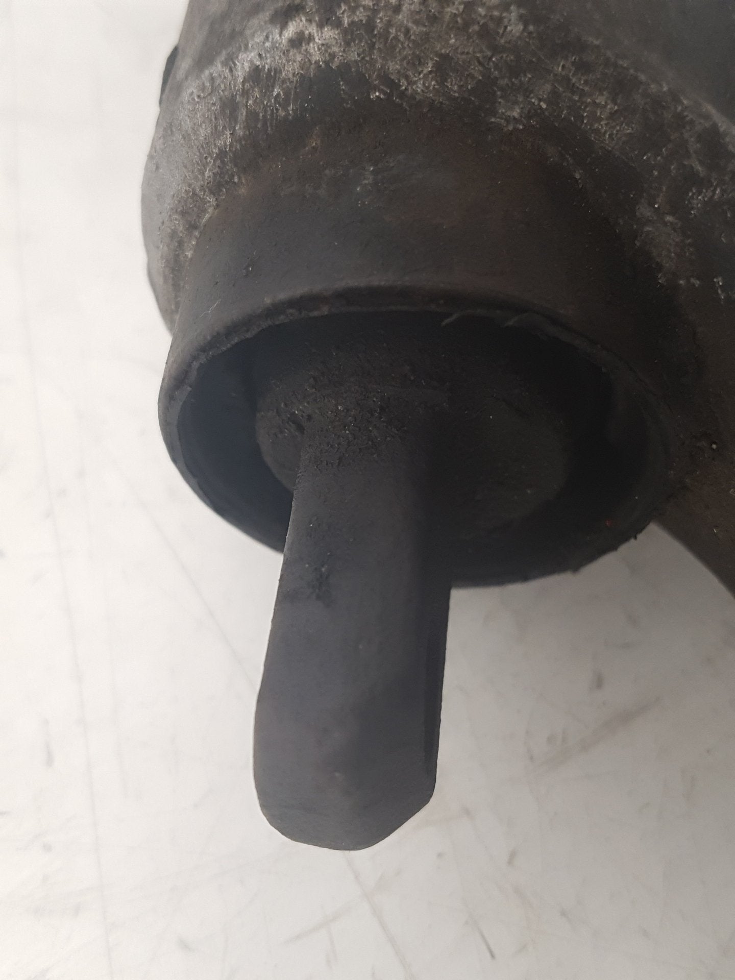 2006 Volvo V70  Estate Right Front Lower Control Arm