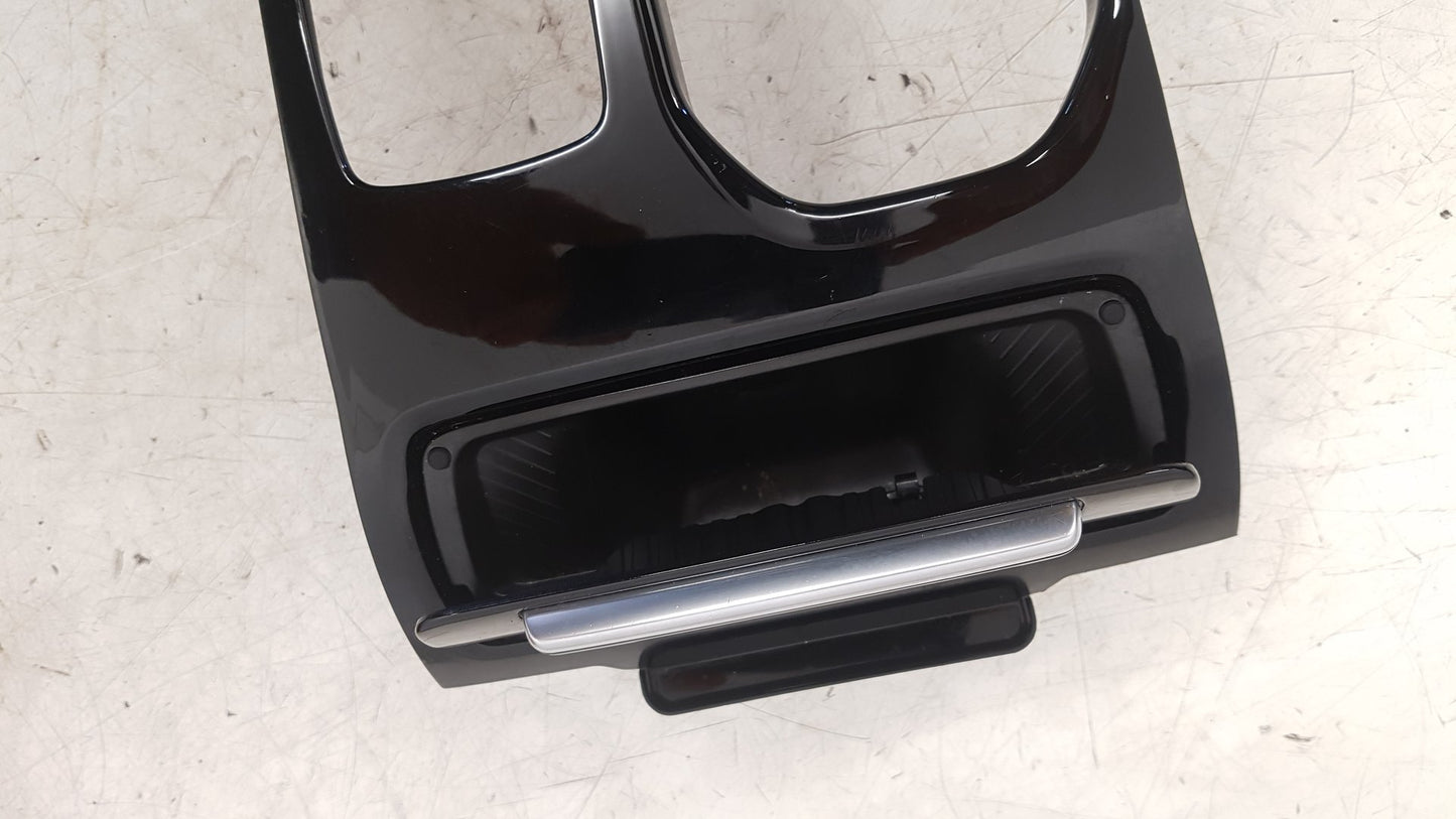 2017 - 2025 Volvo XC40 536 SUV Shifter Surround
