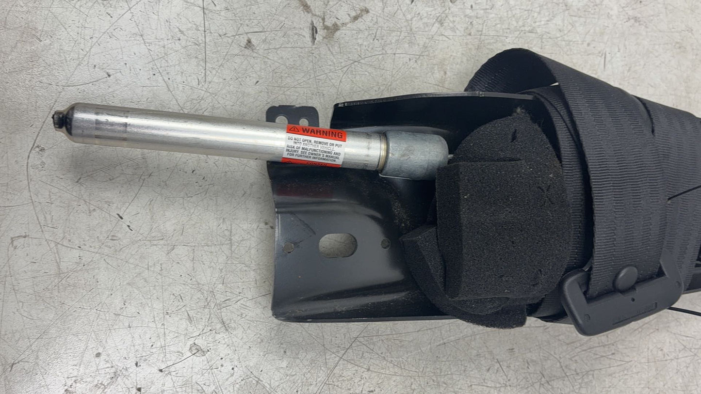 2010 Volvo XC70  Estate Left Front Seat Belt 39811479