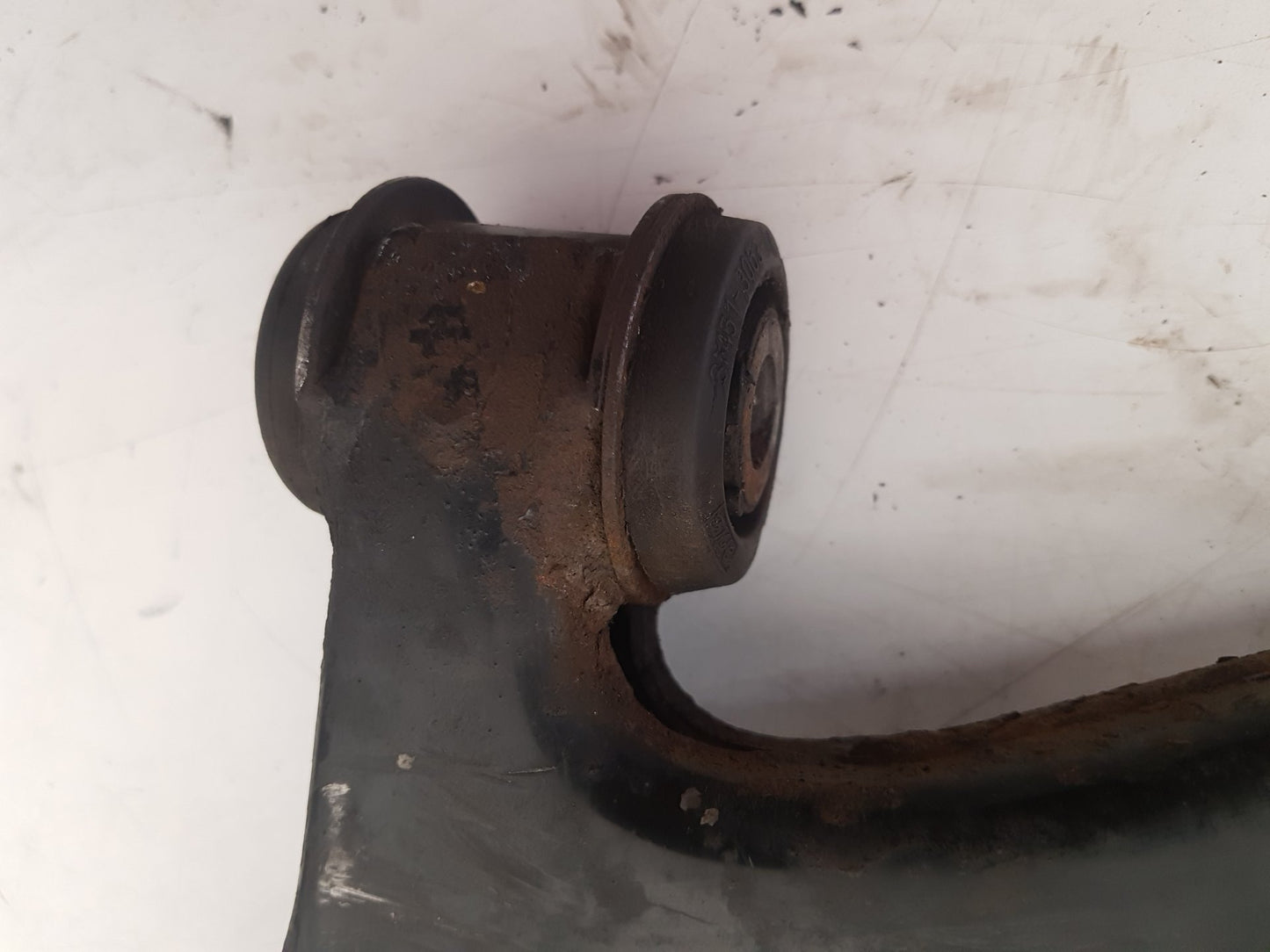 2004 - 2006 Volvo S40  Saloon Right Front Lower Control Arm 31277465