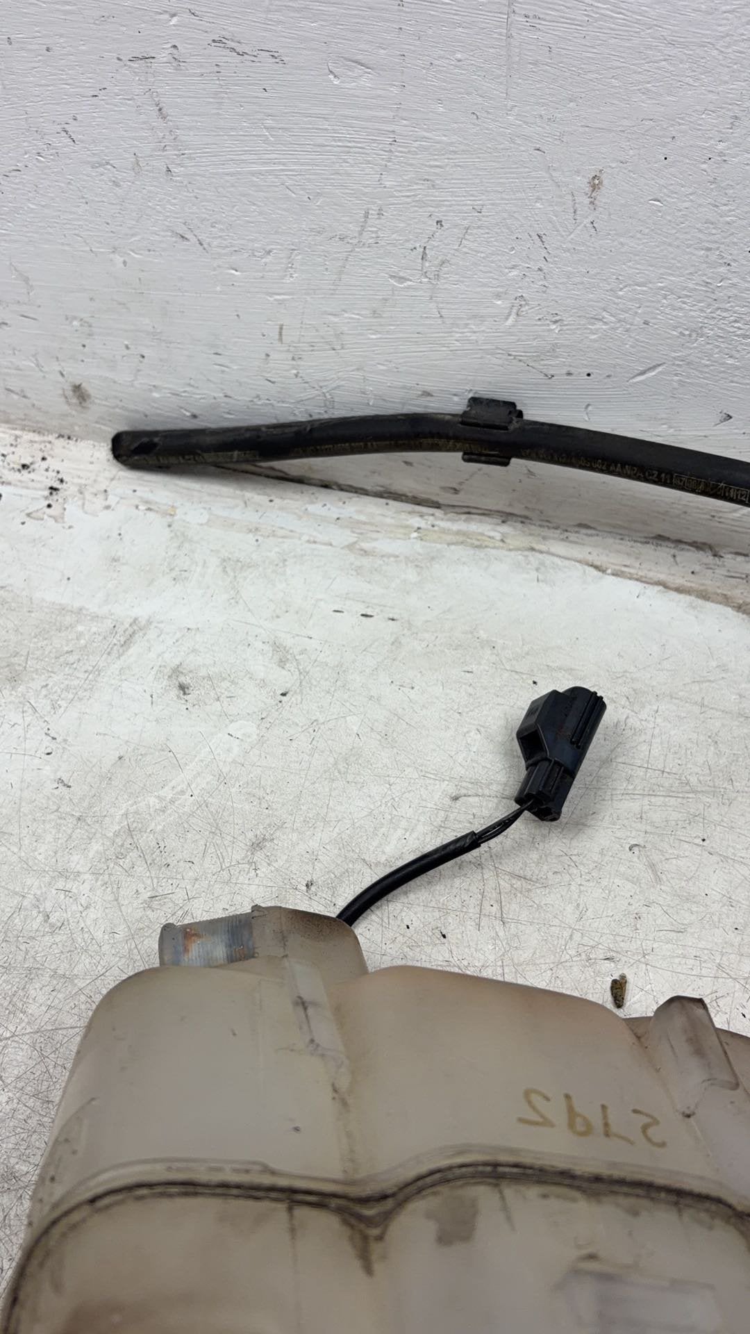 2003 - 2014 Volvo XC90 I 275 Estate Radiator Pressure Bottle 30741971