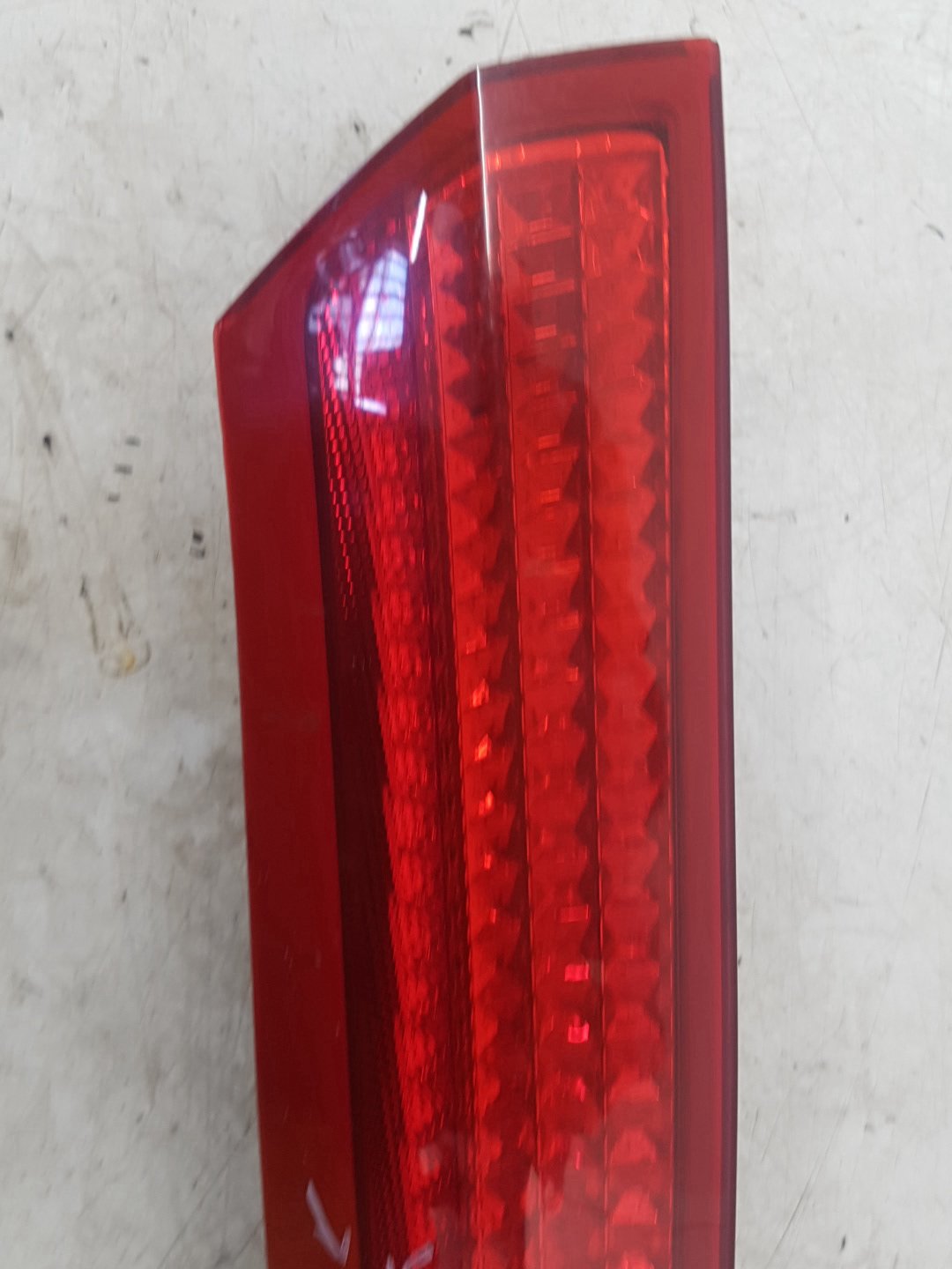 2005 - 2012 Volvo XC90  Estate Right Rear Reflector Light 30698142