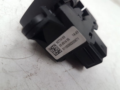 2006 - 2010 Volvo S40  Saloon Left Rear Window Switch 30774163