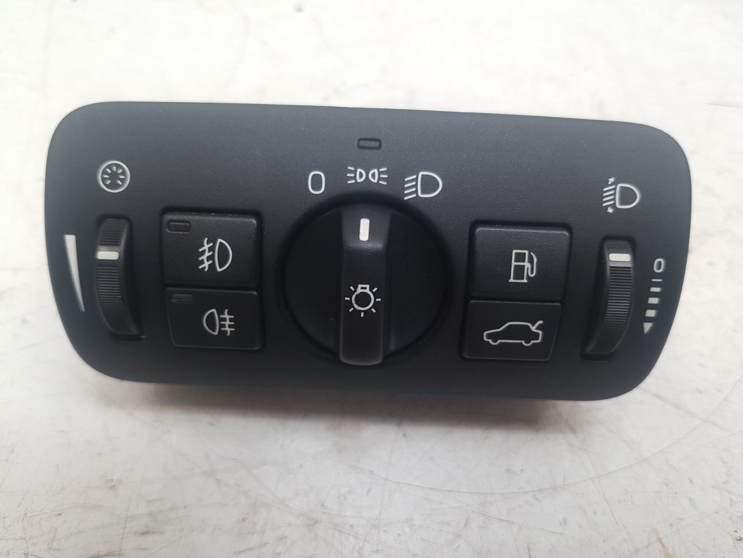 2010 - 2016 Volvo S80  Saloon Headlight Switch 30739415