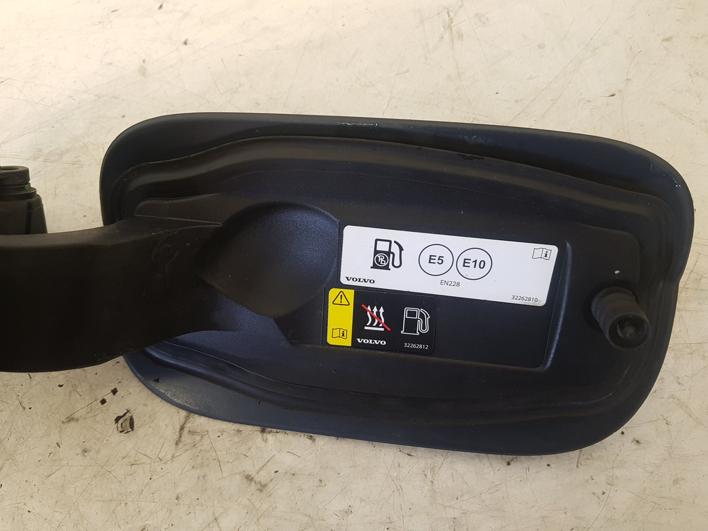 2017 - 2025 Volvo V90 235, 236 Estate FUEL FLAP (PETROL/DIESEL) 32227046