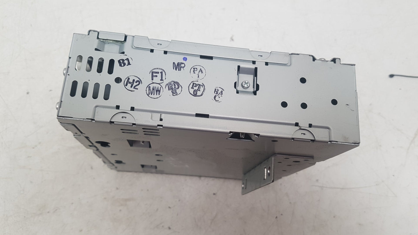 2004 - 2010 Volvo V50   Estate RADIO AND CD PLAYER 31215559