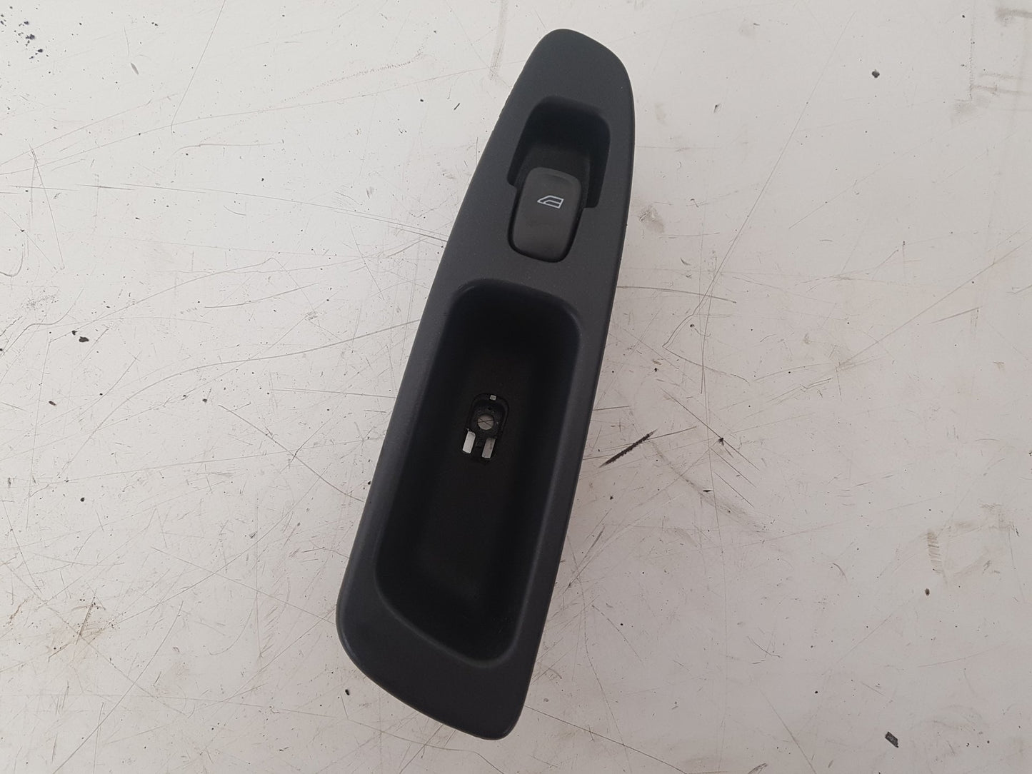 2000 - 2004 Volvo V40  Estate Right Rear Window Switch 30638710