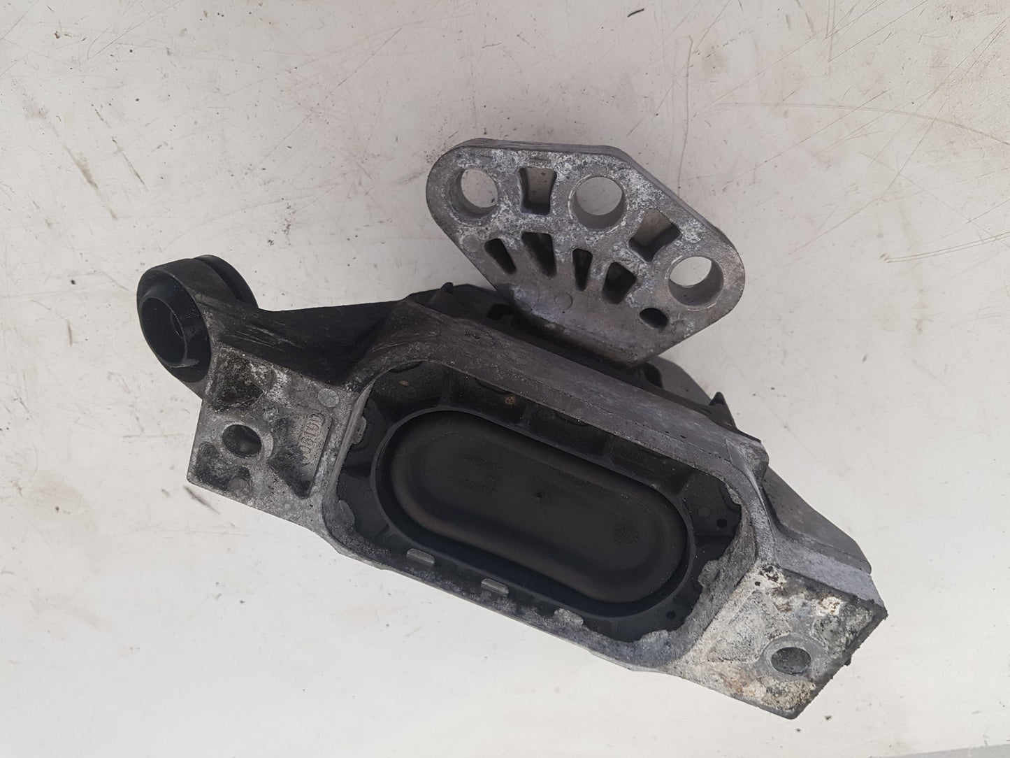 2010 Saab 95  Saloon Right Engine Mount 13227717