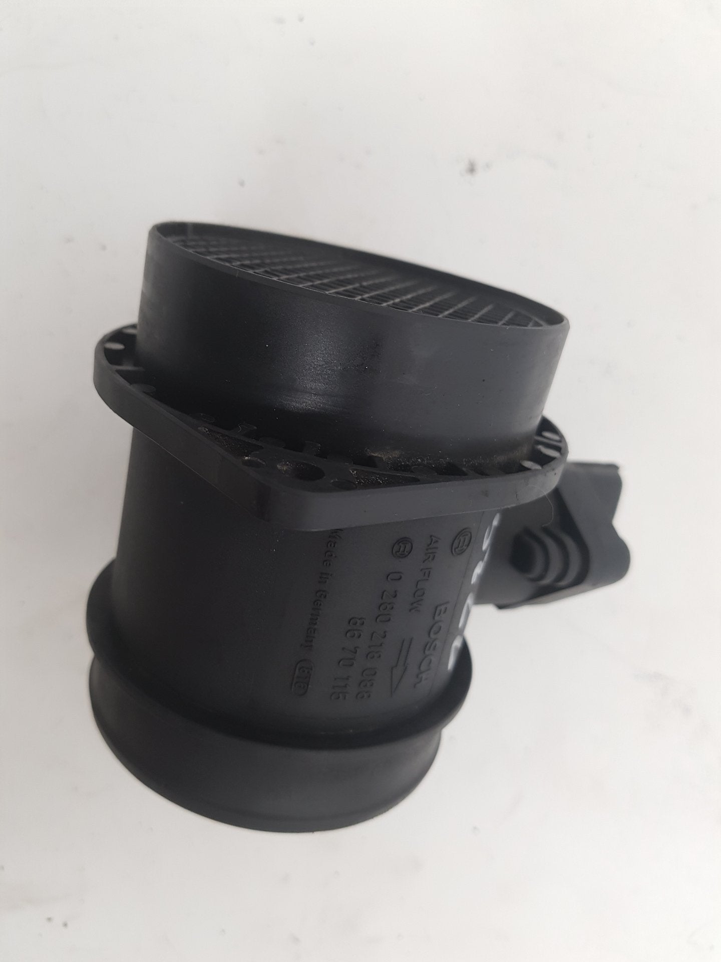 2001 - 2008 Volvo V70  Estate Air Flow Meter 8670115