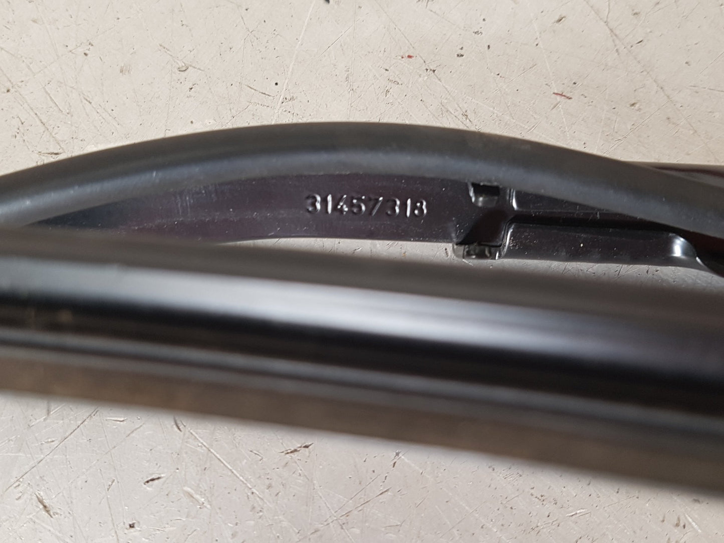 2019 - 2021 Volvo XC40 536 Estate WIPER ARM WITH WASHERS 31457318 RH