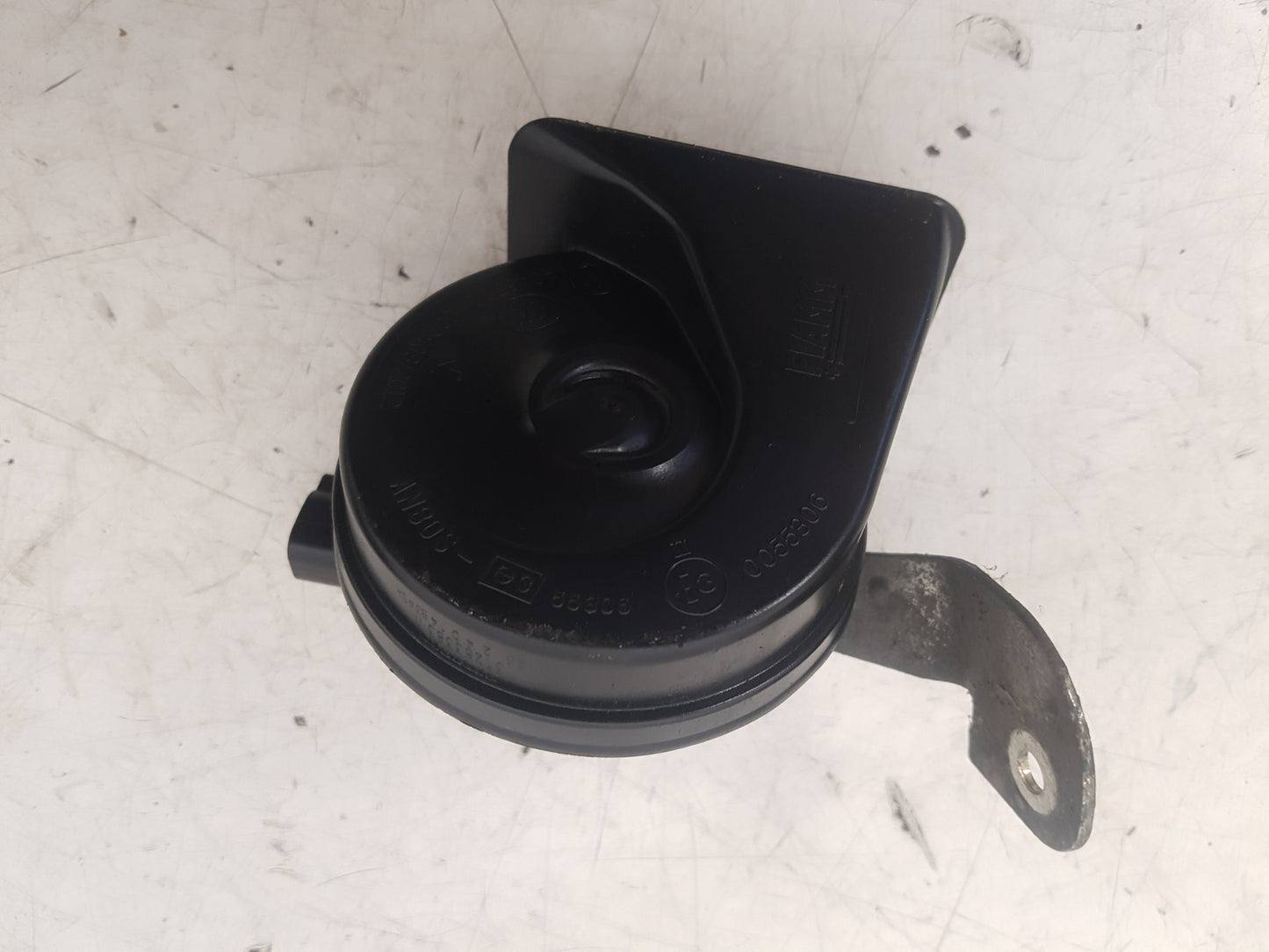 2012 - 2016 Volvo V40  Hatchback Horn 0024082012