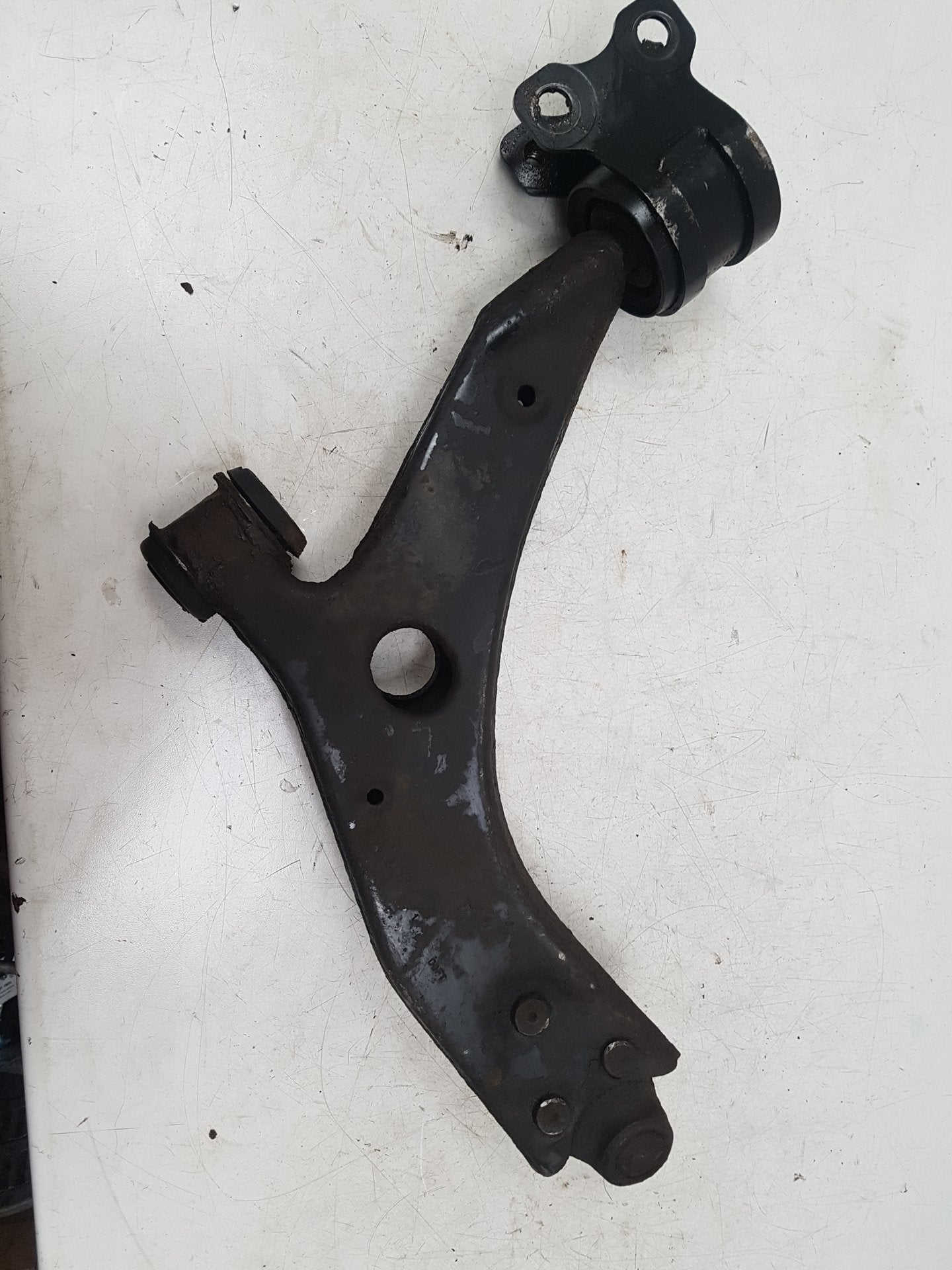 2010 Volvo S40  Saloon Right Front Lower Control Arm 31277462