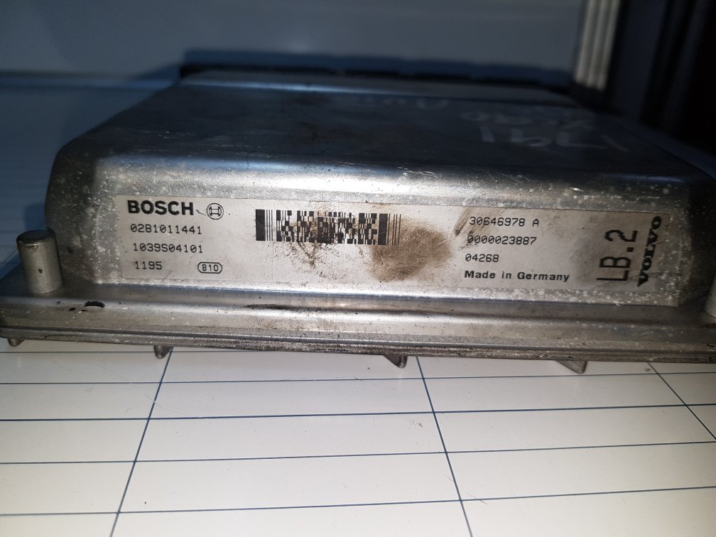 2003 - 2005 Volvo XC90  Estate Engine ECU 30646978A