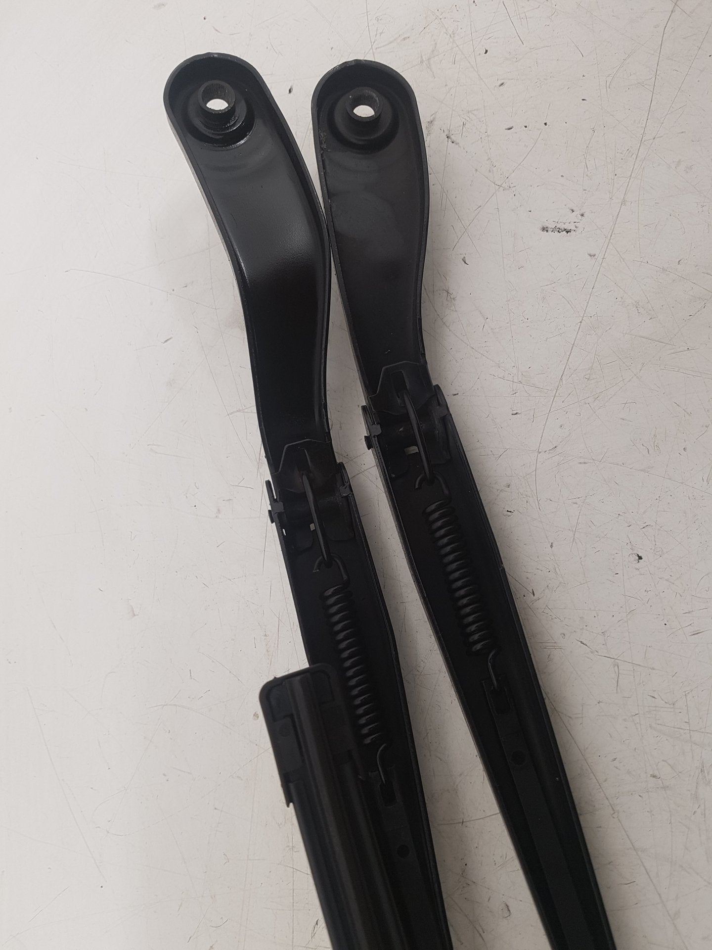 2006 - 2012 Volvo C30  Hatchback FRONT WIPER ARMS (PAIR) 8623162