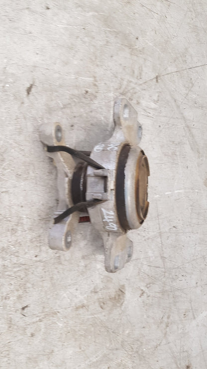 2012 - 2017 Volvo V40  Hatchback Right Engine Mount
