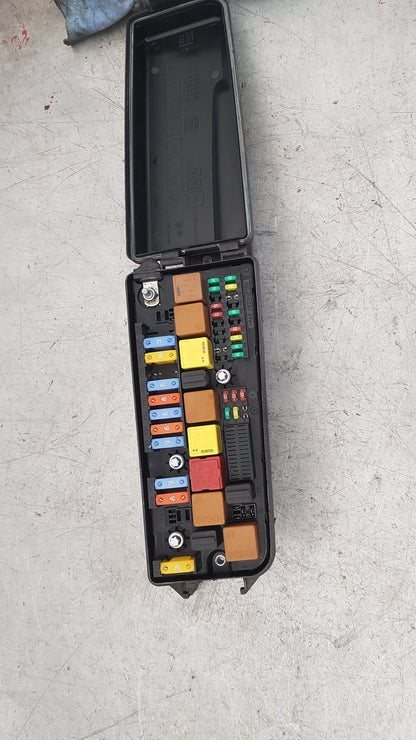 2005 - 2007 Saab 9-3  Convertible Engine Fuse Box 12761559