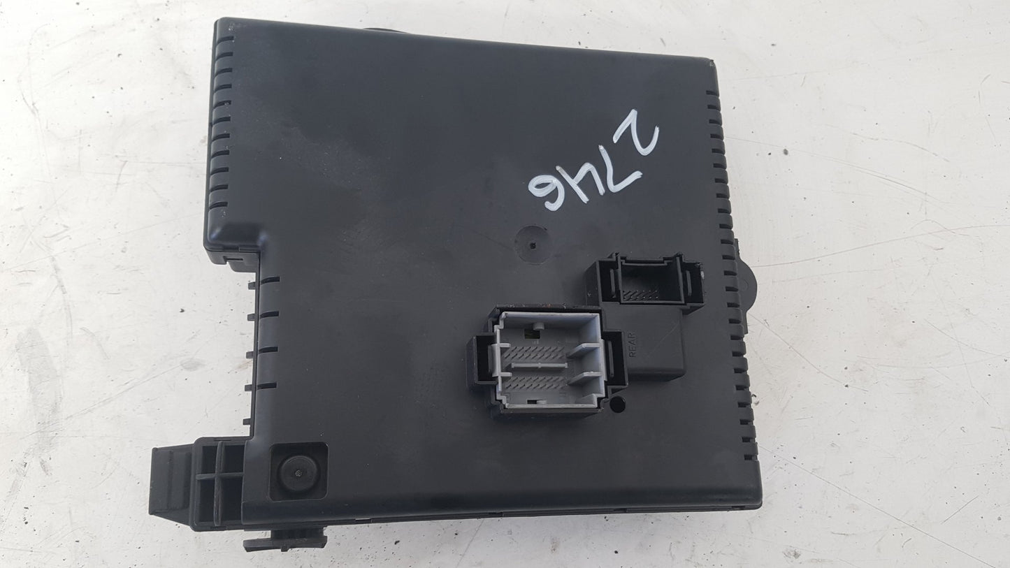 2002 - 2006 Volvo XC90  Estate FUSE BOX (BODY ECU)(REAR ELECTRONIC MODULE) 30728273