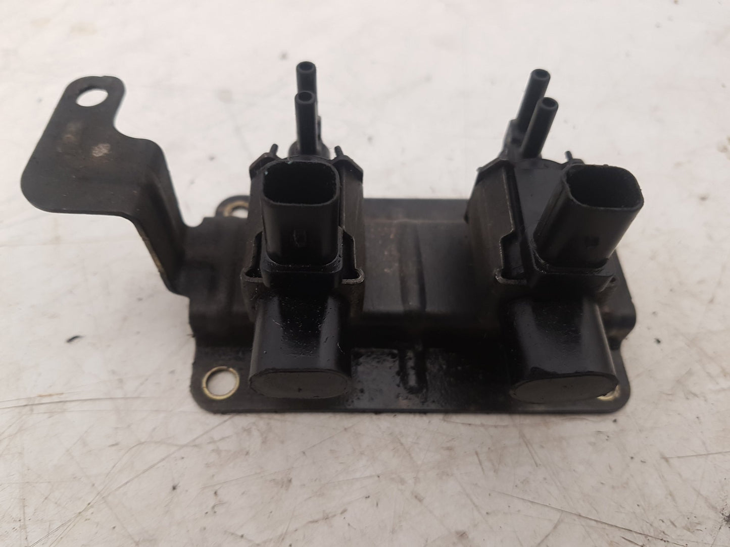 2004 - 2007 Volvo S40  Saloon VACUUM CONTROL SOLENOID VALVE 4M5G-9A500-NA