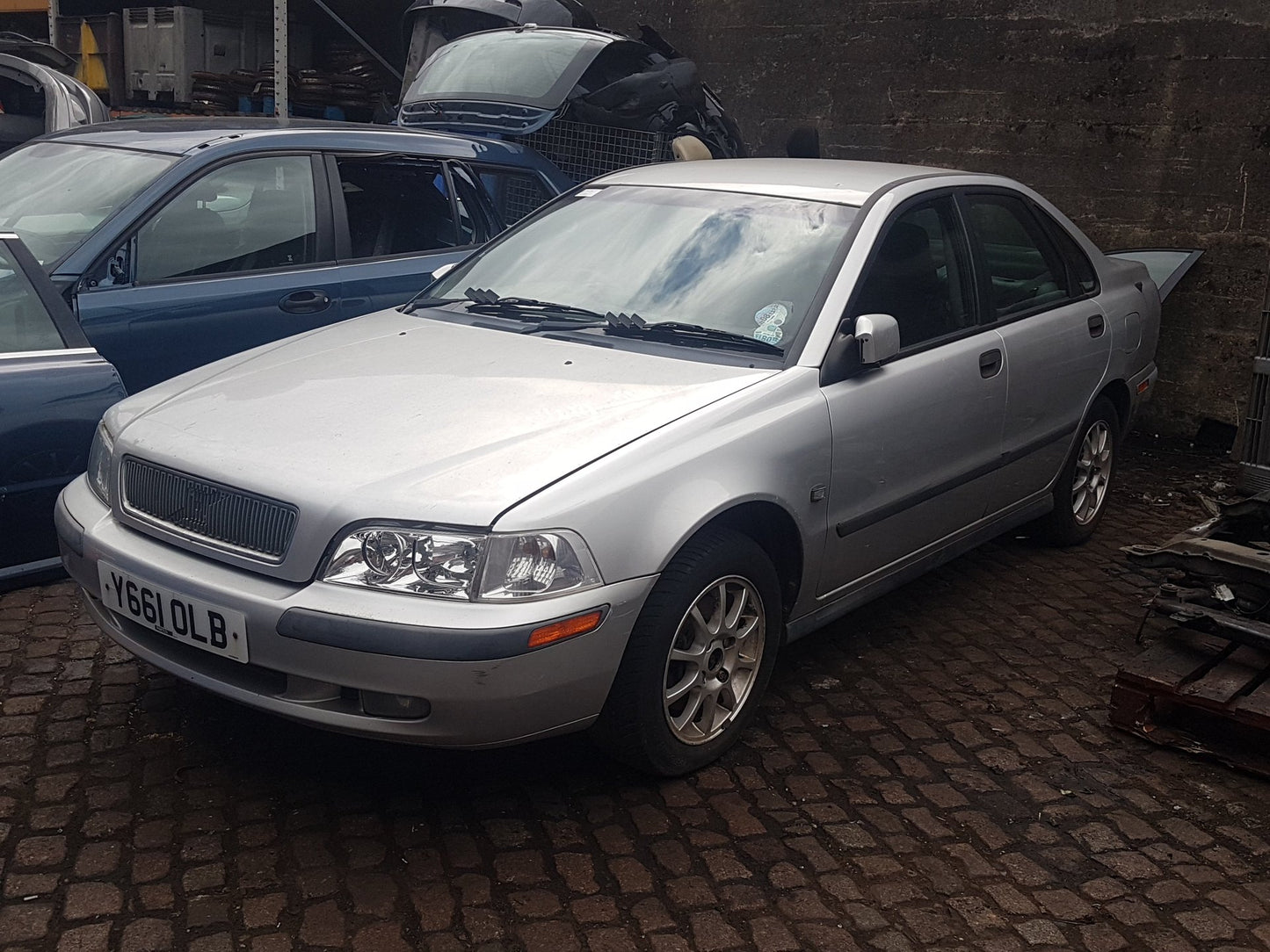1998 - 2003 Volvo S40  Saloon BREAKING FOR SPARES