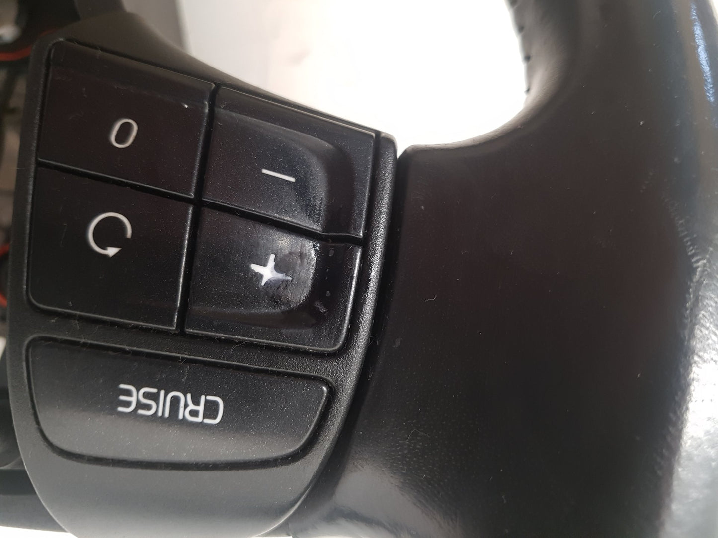 2010 - 2012 Volvo S40  Saloon Steering Wheel 55150001