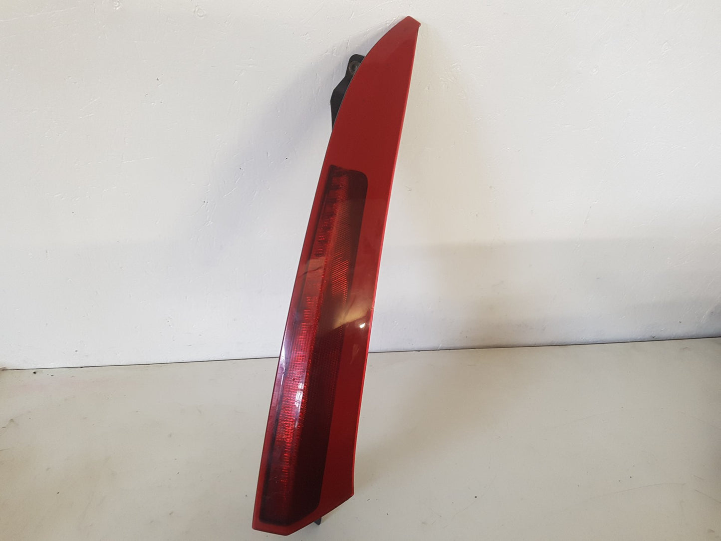 2002 - 2006 Volvo XC90  Estate REAR/TAIL LIGHT UPPER (DRIVER SIDE) 30678221