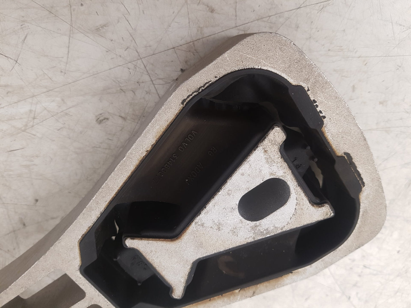 2017 - 2026 Volvo V60 II 225 Estate Right Engine Mount 31460677