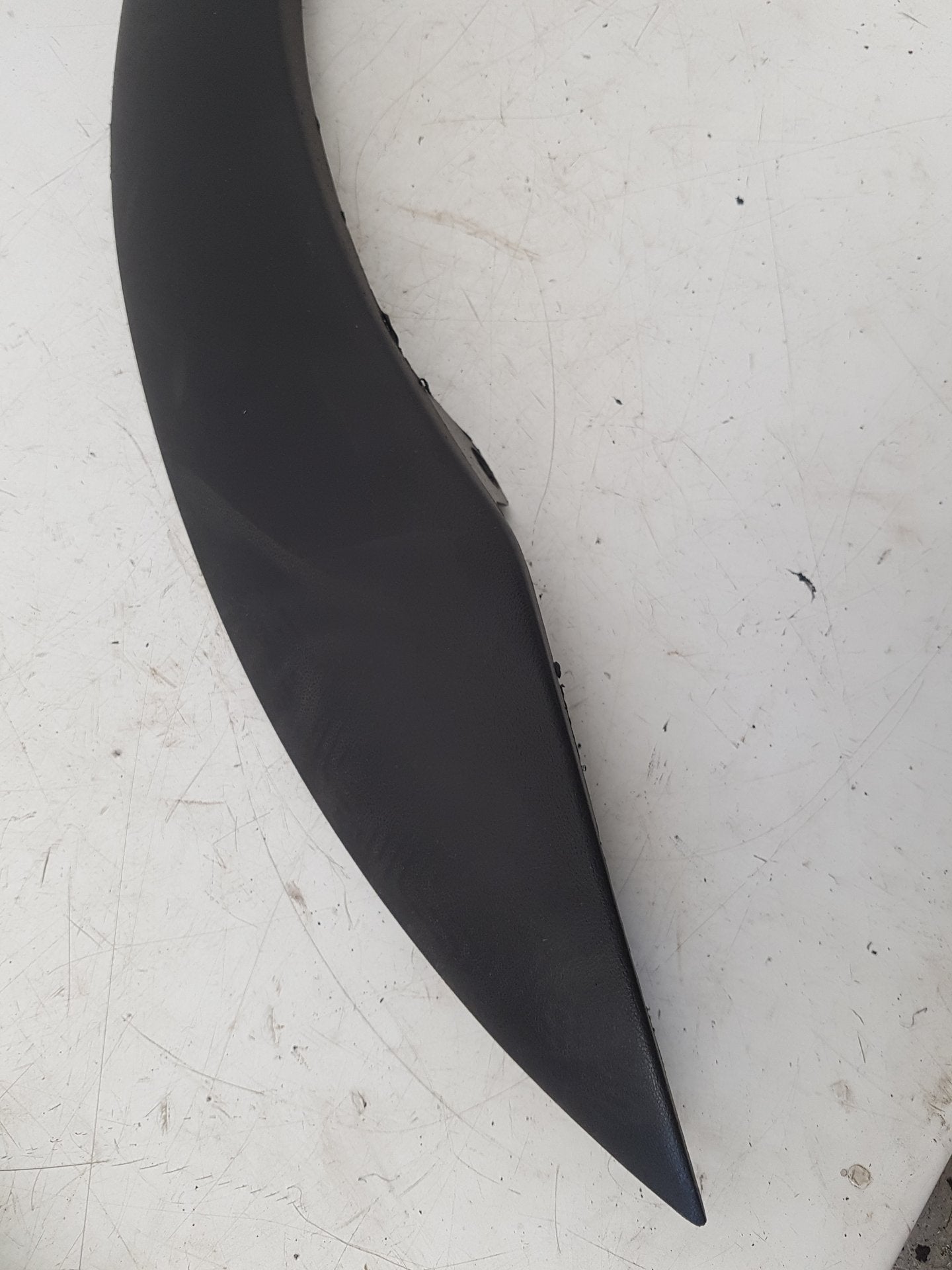 2000 - 2007 Volvo XC70  Estate Right Rear Wheel Arch Moulding 30678046