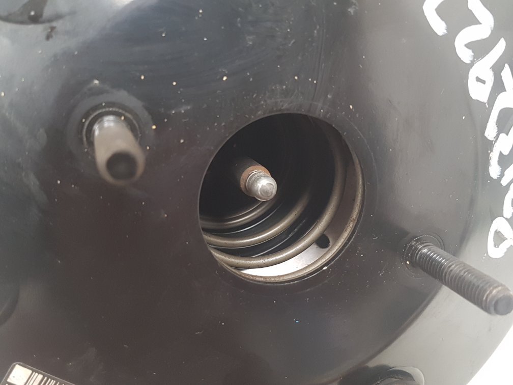 2012 - 2016 Volvo V40  Hatchback Brake Booster 31329275