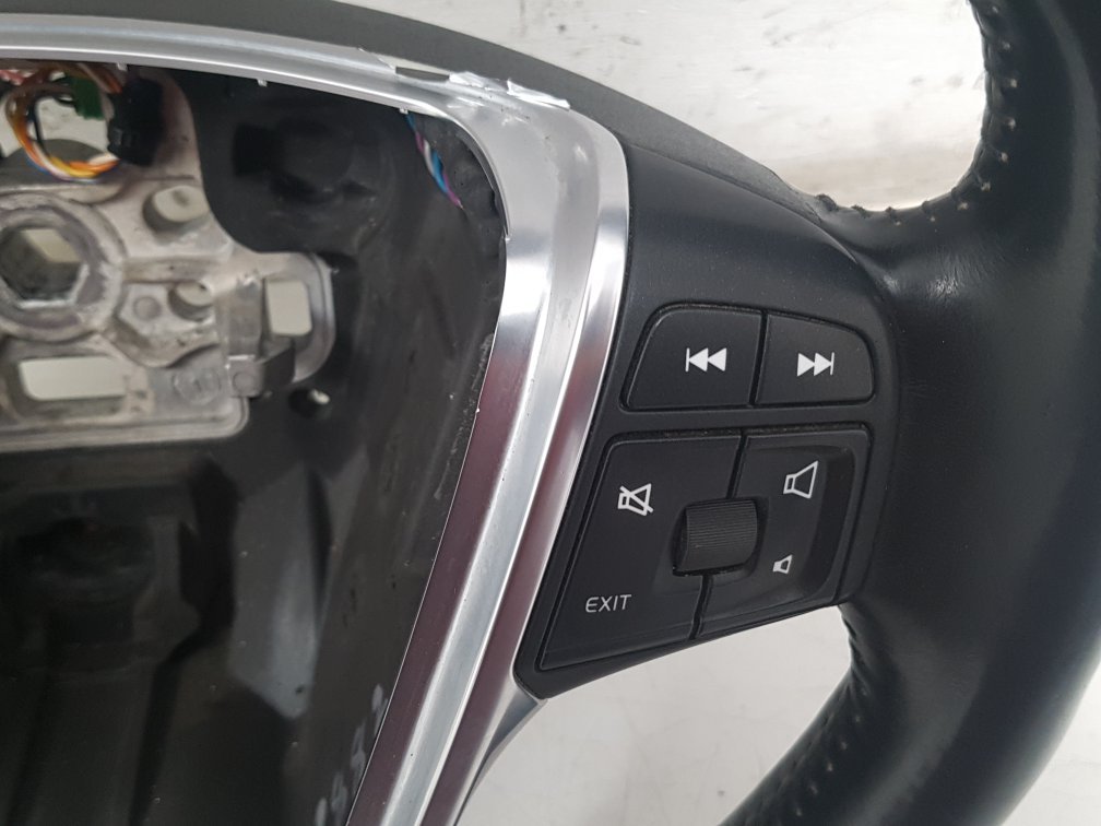 2010 - 2014 Volvo V60  Estate Steering Wheel 31390471