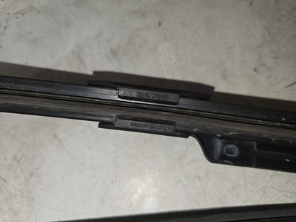 2008 - 2016 Volvo XC70 III 136 Estate FRONT WIPER ARMS (PAIR) 31276004
