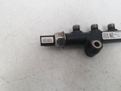 2012 - 2019 Volvo V40  Hatchback Injection Rail 968529758002