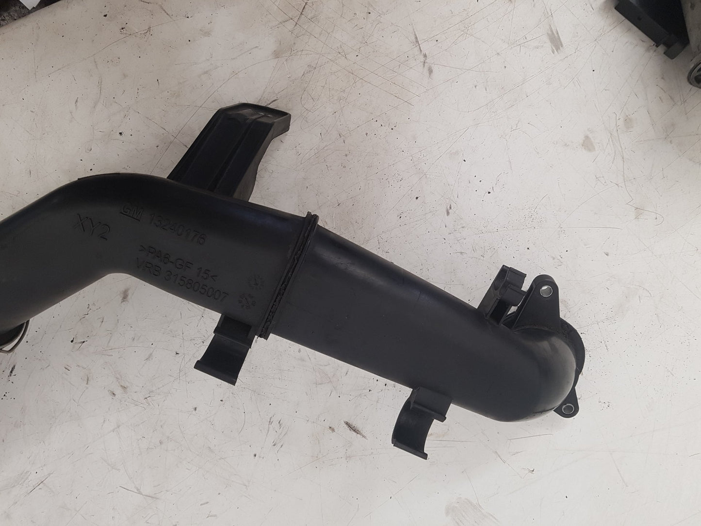 2010 - 2012 Saab 9-5  Saloon AIR INTAKE HOSE 13240176
