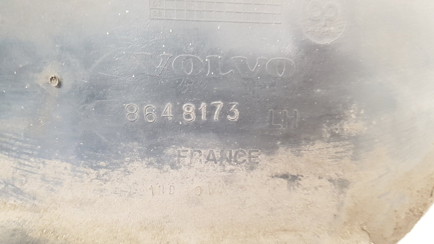 2000 - 2007 Volvo V70   Left Front Guard Liner 8648173