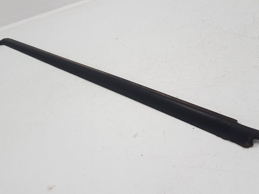 2004 - 2007 Volvo V70  Estate WINDOW SCRAPER