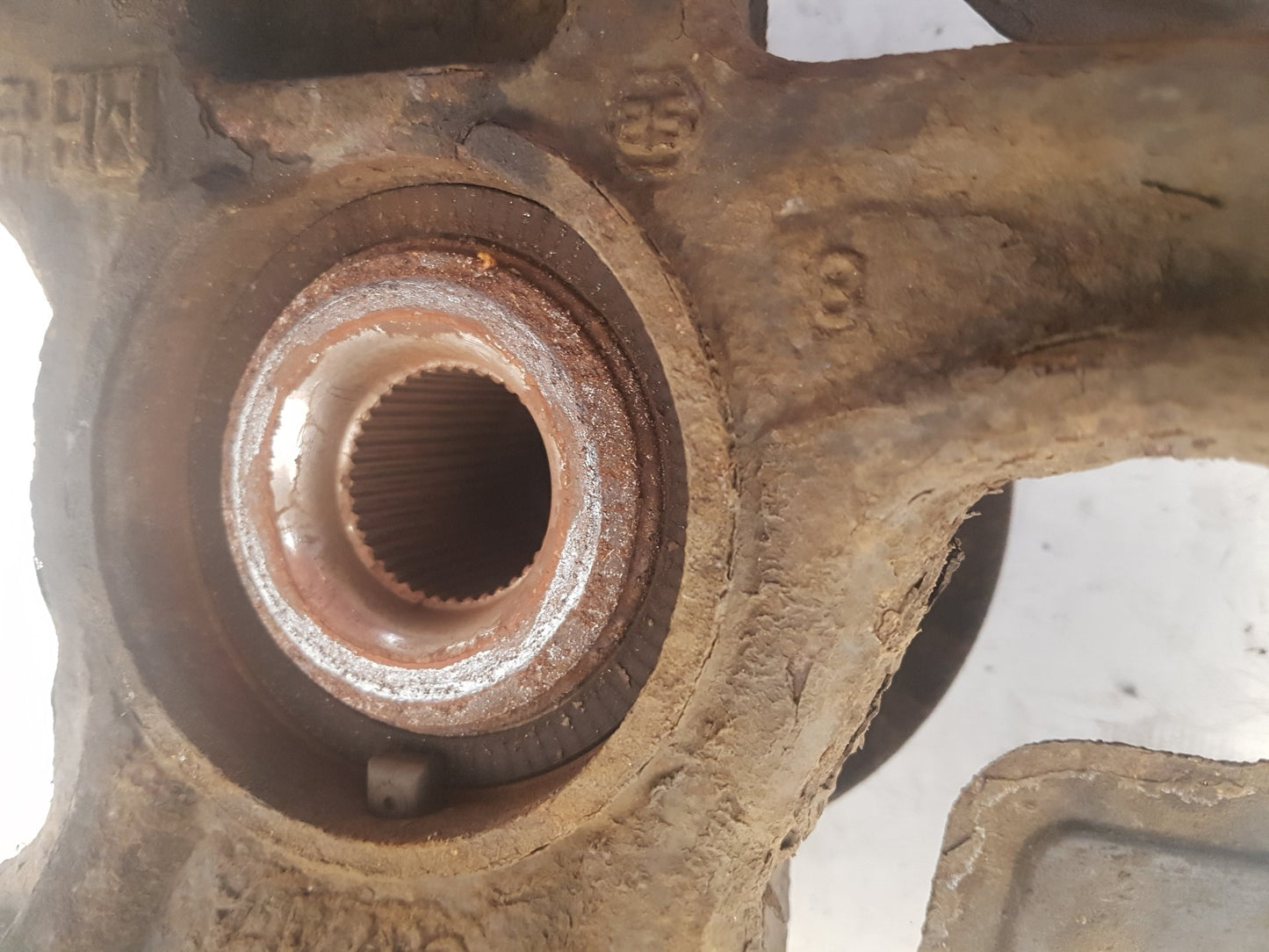 2012 Volvo S60  Saloon Left Front Hub Assembly 6C91-3K171-A