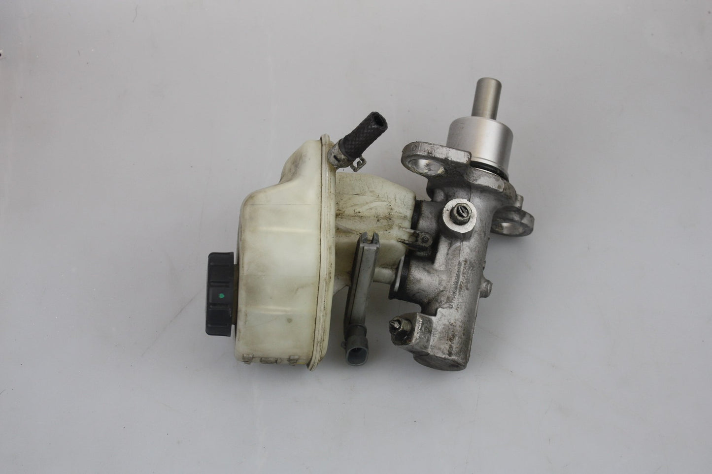2007 - 2011 Saab 9-3   Brake Master Cylinder