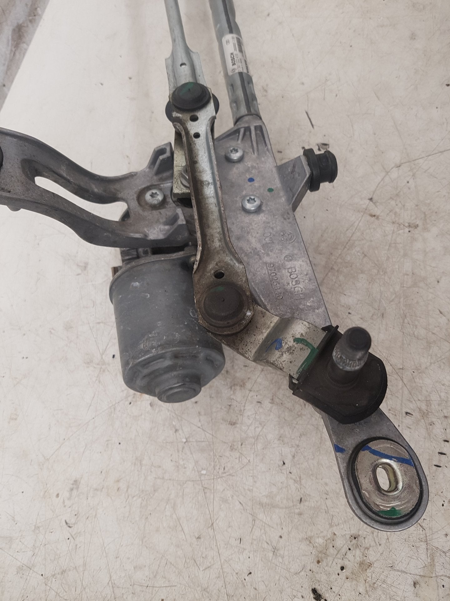 2017 - 2025 Volvo V90 235, 236 Estate WIPER LINKAGE AND MOTOR 32342120