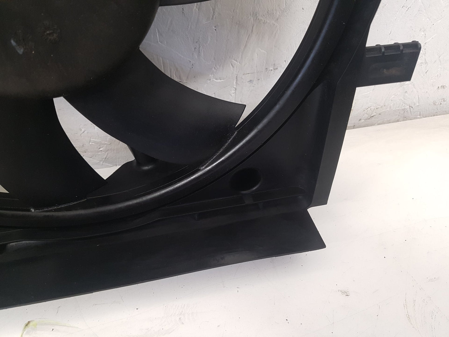 2010 - 2012 Saab 9-5  Saloon RADIATOR FAN & COWLING (A/C CAR) 8658004