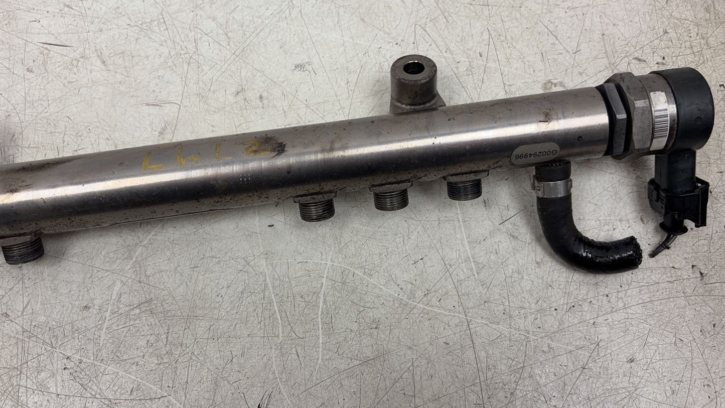 2011 - 2014 Volvo V60 I 155 Estate Injection Rail 30777759