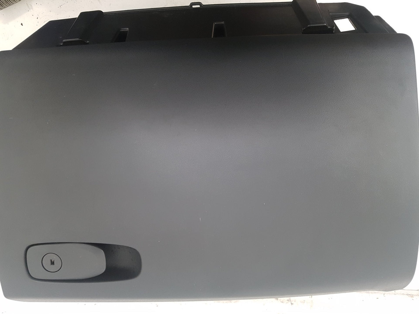 2012 - 2015 Volvo V40  Hatchback Glove Box 31393634