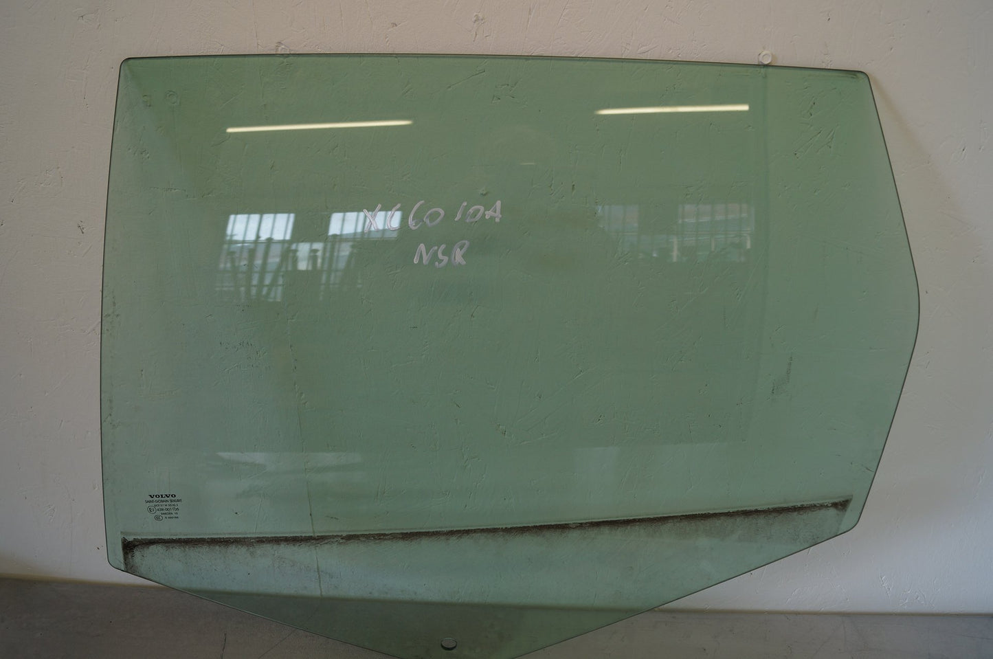 2008 - 2016 Volvo XC60   Left Rear Door Window 31386798
