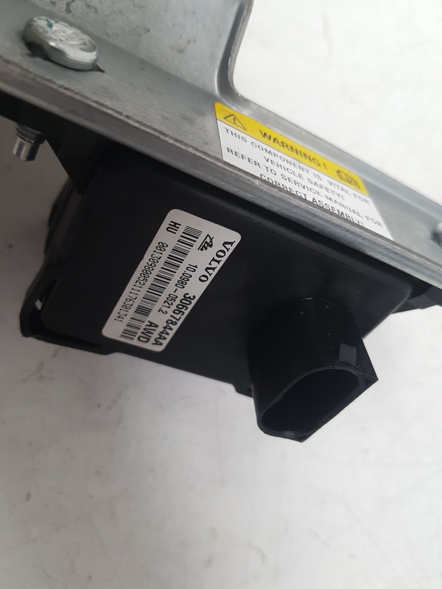 2000 - 2007 Volvo XC70  Estate YAW SENSOR 30667844AA