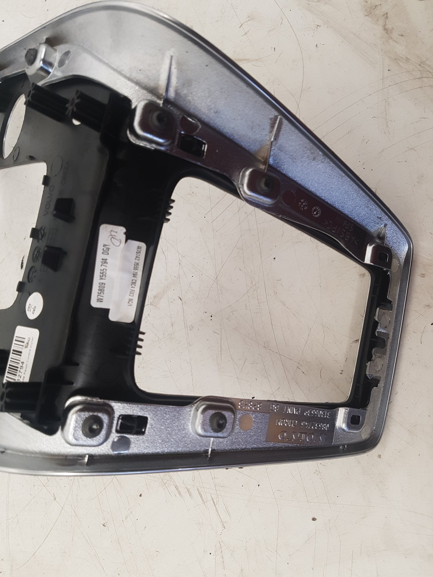 2015 - 2019 Volvo V40 Cross Country  Hatchback Centre Console 31448031