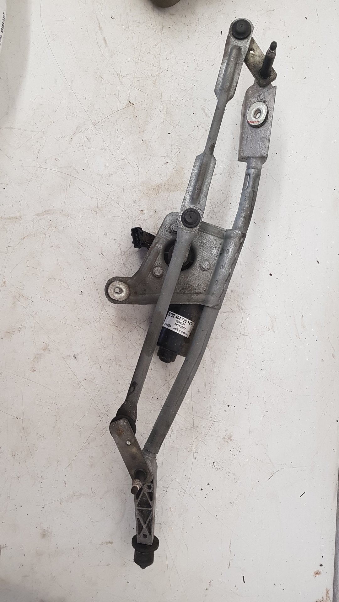 2005 Volvo S60  Saloon WIPER MOTOR (FRONT) & LINKAGE 8648344