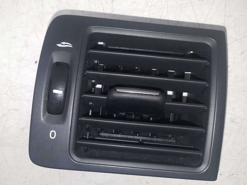 2005 - 2012 Volvo S40  Saloon AIR VENT (DRIVER SIDE FRONT) 39888290